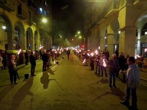 Concentraci&oacute; i encesa de torxes en commemoraci&oacute; del l'1-O del 2017
