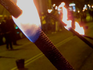 Concentraci&oacute; i encesa de torxes en commemoraci&oacute; del l'1-O del 2017