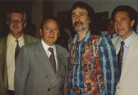 Col&middot;locaci&oacute; a la capella del Camp Nou del Bar&ccedil;a FC d'una obra seva. 1993