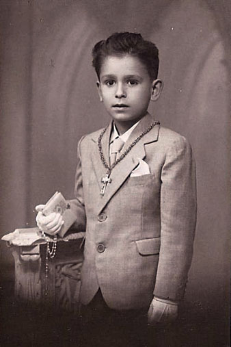 Josep Maria Var&eacute;s el dia de la seva primera comuni&oacute;. 23/05/1954