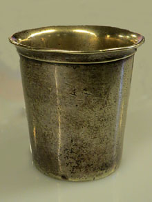 Vas de Quiduix per a la benedicció ritual del vi. Metall i bany de plata. Ca. 1850. Europa Central