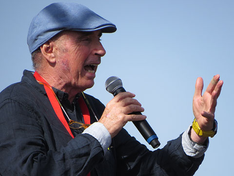 Llu&iacute;s Llach a l'escenari