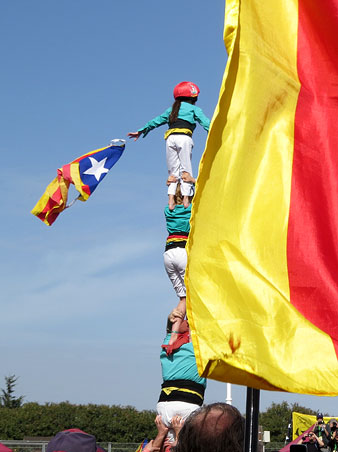 Els pilars dels castellers de Vilafranca durant l'acte