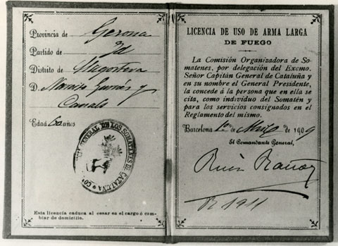 Carnet de sometent d'una persona del districte de Llagostera, expedit a Barcelona l'any 1909. Amb aquest carnet també es tenia llicència d'ús d'arma llarga de foc