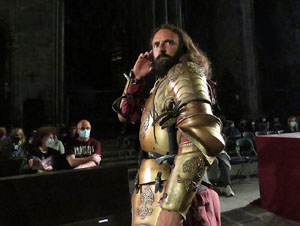 Representaci&oacute; de la Consueta de Sant Jordi cavaller a la nau g&ograve;tica de la Catedral