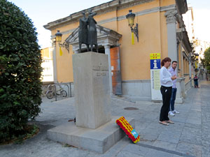 Diada Nacional 2021. Homenatge floral a Carles Rahola a la Rambla de la Llibertat