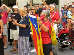 Diada Nacional 2021. Concentraci&oacute; a la pla&ccedil;a del Vi, lectura del manifest i cant de Els Segadors