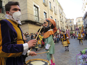 Fires de Sant Narcís 2021. Toc de rams. Cerimònia del canvi de rams de les gegantes