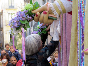 Fires de Sant Narcís 2021. Toc de rams. Cerimònia del canvi de rams de les gegantes