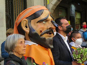 Fires de Sant Narc&iacute;s 2021. Toc de rams. Cerim&ograve;nia del canvi de rams de les gegantes