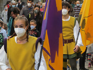 Fires de Sant Narc&iacute;s 2021. Toc de rams. Cerim&ograve;nia del canvi de rams de les gegantes