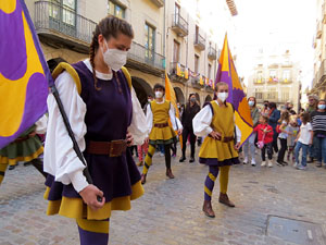 Fires de Sant Narc&iacute;s 2021. Toc de rams. Cerim&ograve;nia del canvi de rams de les gegantes