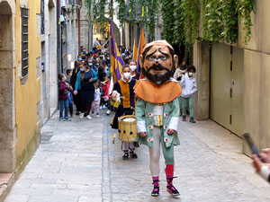 Fires de Sant Narc&iacute;s 2021. Toc de rams. Cerim&ograve;nia del canvi de rams de les gegantes