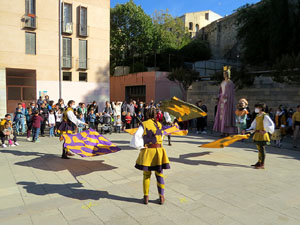 Fires de Sant Narc&iacute;s 2021. Toc de rams. Cerim&ograve;nia del canvi de rams de les gegantes