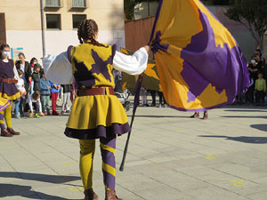 Fires de Sant Narc&iacute;s 2021. Toc de rams. Cerim&ograve;nia del canvi de rams de les gegantes