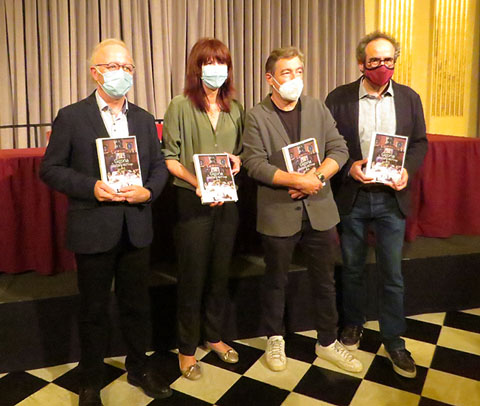 Els presentadors i l'autor del llibre a l'inici de l'acte