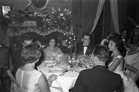 Sopar al Casino Giron&iacute; durant les Fires i Festes de Sant Narc&iacute;s. 1960