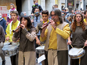 Fires de Sant Narc&iacute;s 2021. Passejada amb els capgrossos pels carrers del Barri Vell