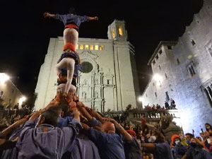 Fires de Sant Narcís 2021. Pilar a les escales de la Catedral