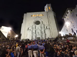 Fires de Sant Narcís 2021. Pilar a les escales de la Catedral