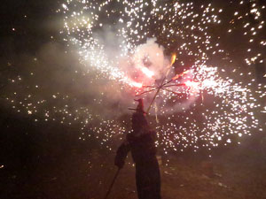 Fires de Sant Narc&iacute;s 2021. Espectacle pirot&egrave;cnic amb els Trons de l'Onyar