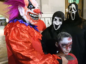 Fires de Sant Narc&iacute;s 2021. Zombie Walk de Girona