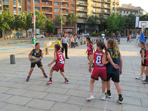 IX Jornada de l'Esport Femen&iacute; 2021 a la pla&ccedil;a Salvador Espriu i la de Francesc Calvet i Rubalcaba