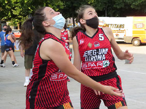 IX Jornada de l'Esport Femen&iacute; 2021 a la pla&ccedil;a Salvador Espriu i la de Francesc Calvet i Rubalcaba