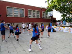 IX Jornada de l'Esport Femen&iacute; 2021 a la pla&ccedil;a Salvador Espriu i la de Francesc Calvet i Rubalcaba