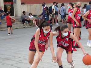 IX Jornada de l'Esport Femen&iacute; 2021 a la pla&ccedil;a Salvador Espriu i la de Francesc Calvet i Rubalcaba