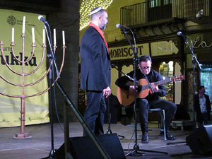 Nadal 2021. Encesa de les llums de Hanukk&agrave; a la pla&ccedil;a del Vi