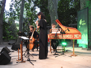 Festival Notes al parc 2021. Sara Par&eacute;s, Oleguer Aymam&iacute; i Dani Espasa