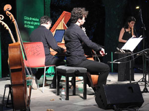 Festival Notes al parc 2021. Sara Par&eacute;s, Oleguer Aymam&iacute; i Dani Espasa