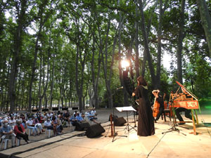 Festival Notes al parc 2021. Sara Par&eacute;s, Oleguer Aymam&iacute; i Dani Espasa