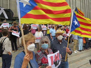 Concentraci&oacute; de protesta per la detenci&oacute; de Carles Puigdemont a l'Alguer