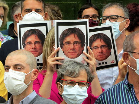 Concentraci&oacute; de protesta per la detenci&oacute; de Carles Puigdemont a l'Alguer