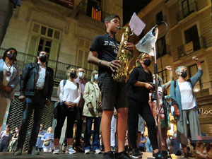 Concentraci&oacute; de protesta per la detenci&oacute; de Carles Puigdemont a l'Alguer