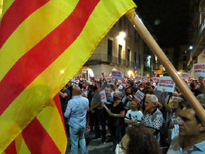 Concentraci&oacute; de protesta per la detenci&oacute; de Carles Puigdemont a l'Alguer