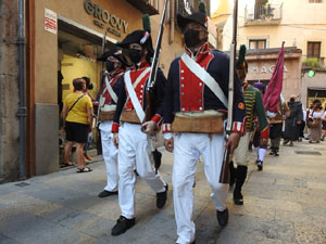 XIII Festa Reviu els Setges Napole&ograve;nics de Girona. Desfilada pels carrers de Girona