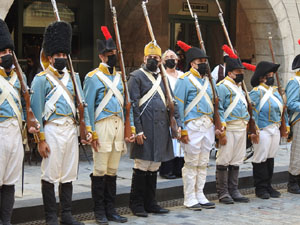 XIII Festa Reviu els Setges Napole&ograve;nics de Girona. Desfilada pels carrers de Girona