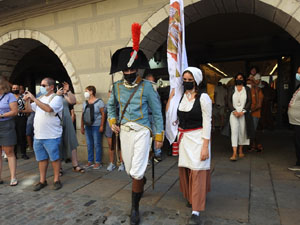 XIII Festa Reviu els Setges Napole&ograve;nics de Girona. Desfilada pels carrers de Girona
