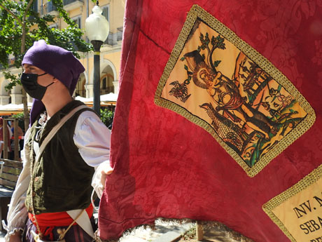 XIII Festa Reviu els Setges Napole&ograve;nics de Girona. Desfilada pels carrers de Girona