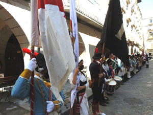 XIII Festa Reviu els Setges Napole&ograve;nics de Girona. Desfilada pels carrers de Girona