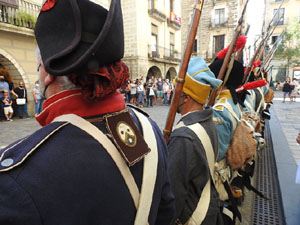 XIII Festa Reviu els Setges Napole&ograve;nics de Girona. Desfilada pels carrers de Girona
