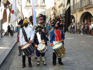XIII Festa Reviu els Setges Napole&ograve;nics de Girona. Desfilada pels carrers de Girona