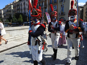 XIII Festa Reviu els Setges Napole&ograve;nics de Girona. Desfilada pels carrers de Girona