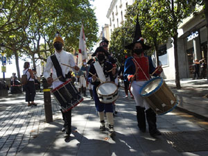 XIII Festa Reviu els Setges Napole&ograve;nics de Girona. Desfilada pels carrers de Girona
