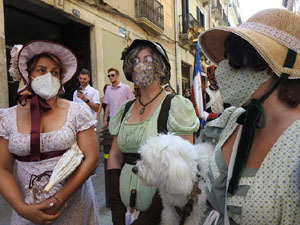 XIII Festa Reviu els Setges Napole&ograve;nics de Girona. Desfilada pels carrers de Girona