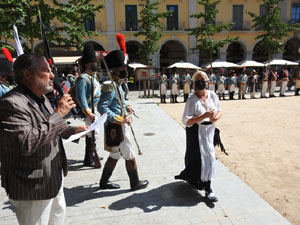 XIII Festa Reviu els Setges Napole&ograve;nics de Girona. Desfilada pels carrers de Girona