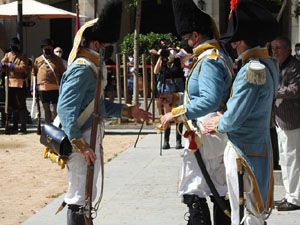 XIII Festa Reviu els Setges Napole&ograve;nics de Girona. Desfilada pels carrers de Girona